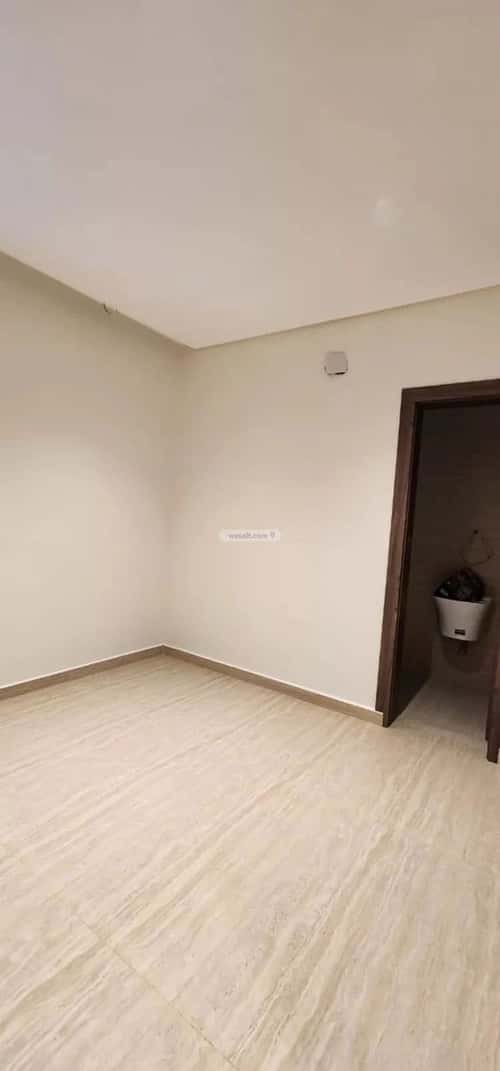 فيلا 208 متر مربع شرقية على شارع 20م الزهرة، غرب الرياض، الرياض