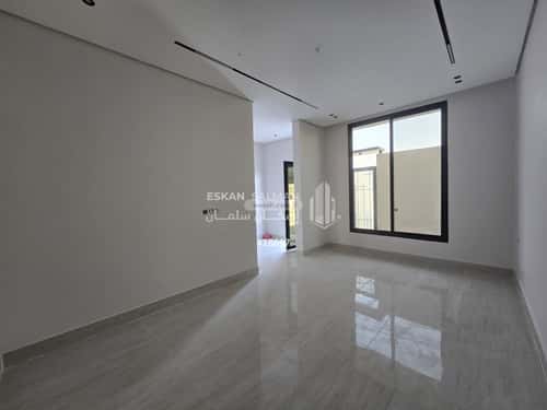 فيلا 314 متر مربع جنوبية على شارع 15م الصواري، الخبر