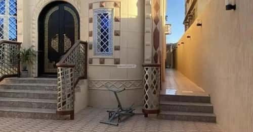 دور 230 متر مربع ب 7 غرف أحد، الدمام