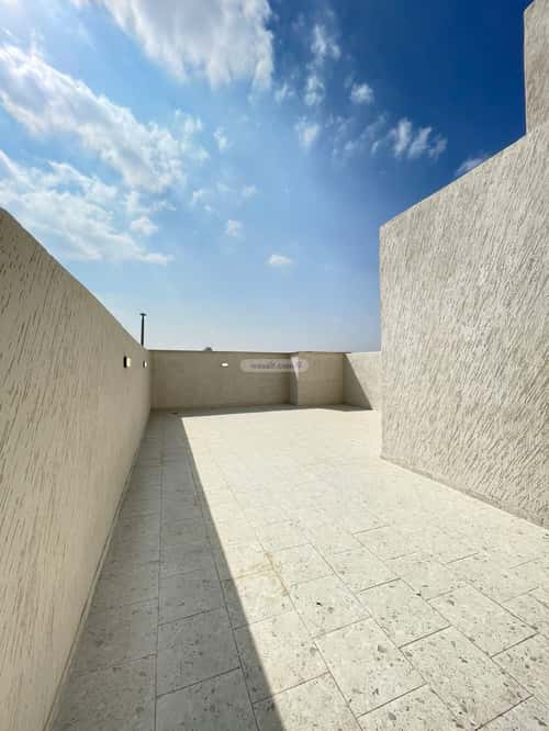 فيلا 374 متر مربع شرقية على شارع 20م العرفاء الغربية، الطائف