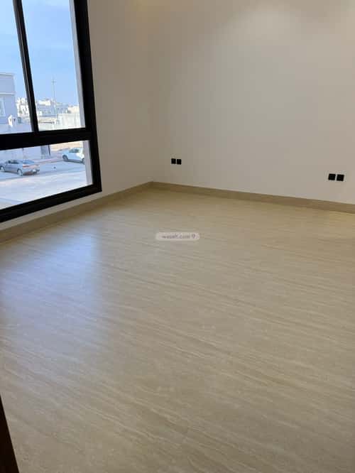 5 bedroom villa in Dhahrat Laban