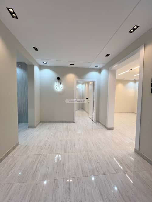 Apartment with 6 Bedrooms Al-Wurud, Khamis Mushait