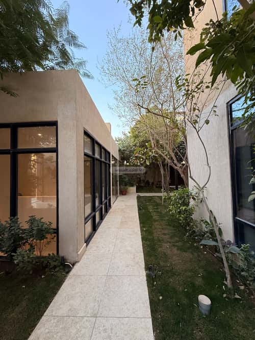 Villa 897 SQM Facing 3 Streets on 30m Width Street Al-Nuzha, North Riyadh, Riyadh