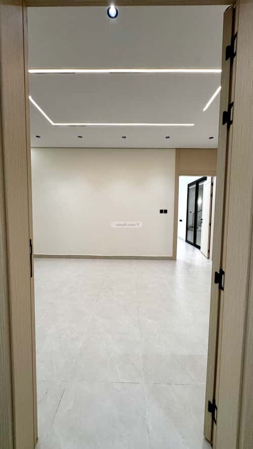 Villa 400 SQM Facing East on 15m Width Street King Fahd, Eanizah