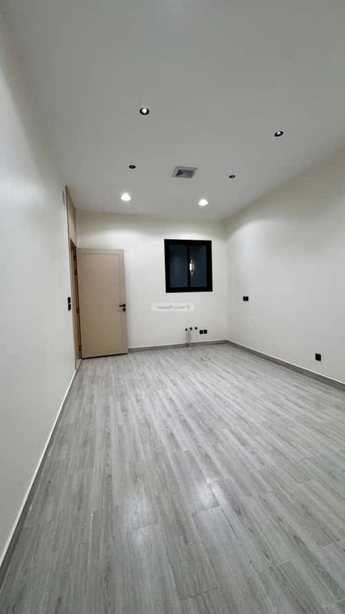 فيلا 400 متر مربع شرقية على شارع 15م الملك فهد، عنيزة