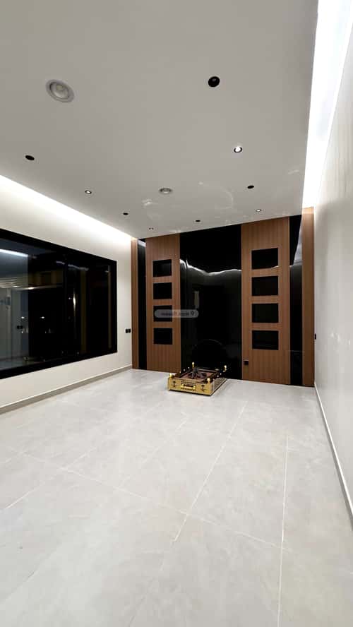 فيلا 400 متر مربع شرقية على شارع 15م الملك فهد، عنيزة