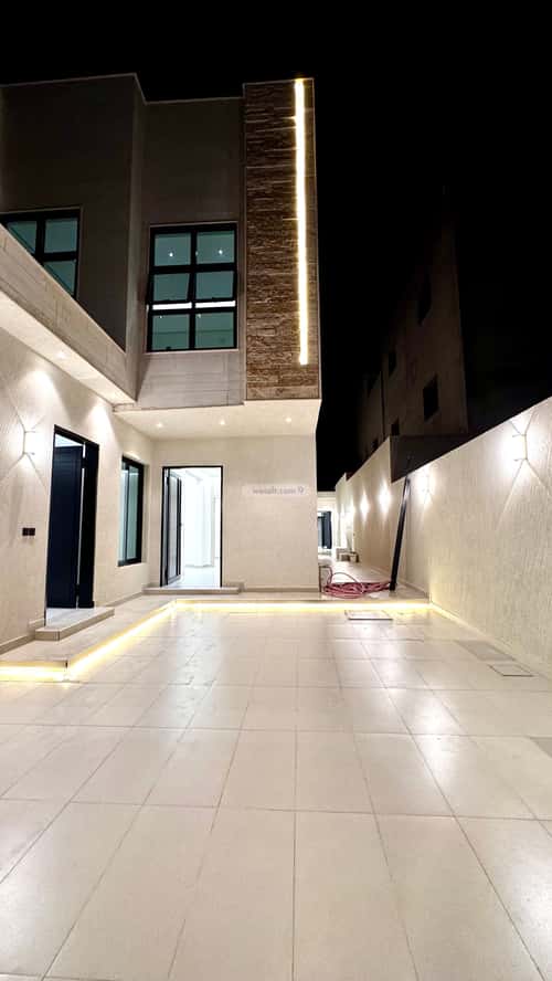 Villa 400 SQM Facing East on 15m Width Street King Fahd, Eanizah