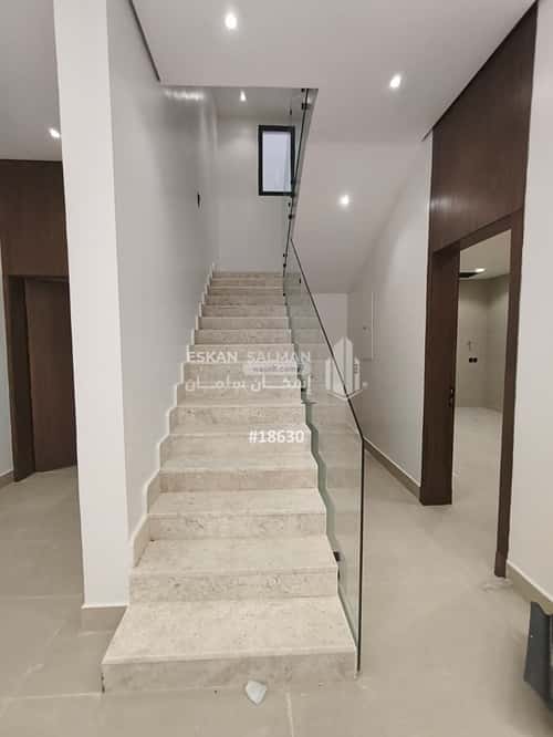 فيلا 252 متر مربع شمالية على شارع 15م المعيزيلة، شرق الرياض، الرياض