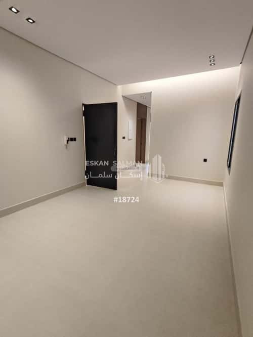 فيلا 300 متر مربع شمالية على شارع 18م الجنادرية، شرق الرياض، الرياض