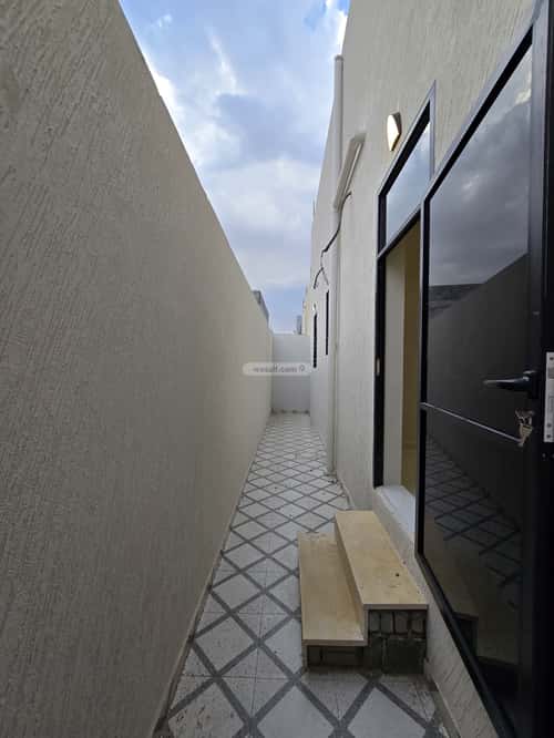 فيلا 450 متر مربع مع شقة واجهة شرقية وادي جليل، الطائف