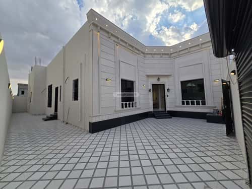 Villa 450 SQM with 1 Apartment Facing East Wadi Jaleel, Alttayif