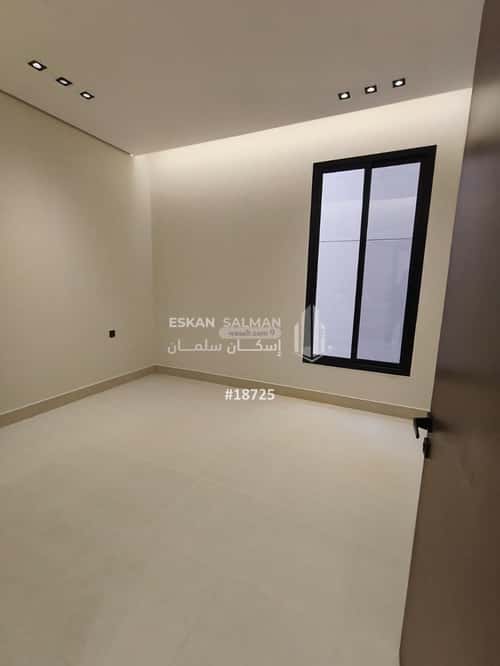 فيلا 300 متر مربع شمالية على شارع 18م الجنادرية، شرق الرياض، الرياض