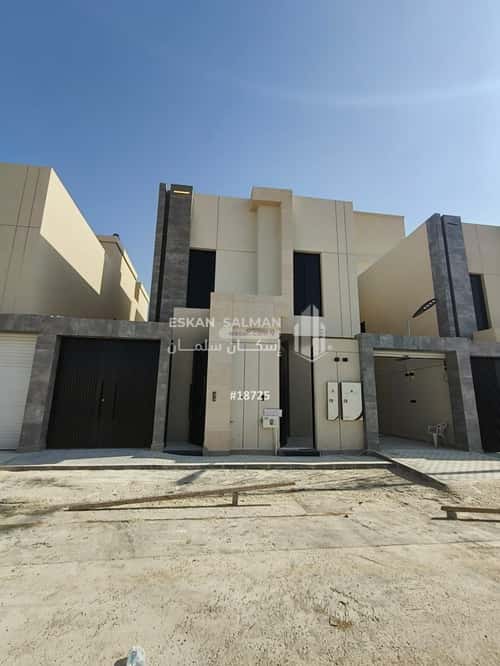 فيلا 300 متر مربع شمالية على شارع 18م الجنادرية، شرق الرياض، الرياض