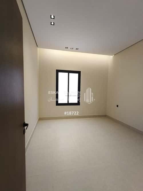 فيلا 300 متر مربع شمالية على شارع 18م الجنادرية، شرق الرياض، الرياض