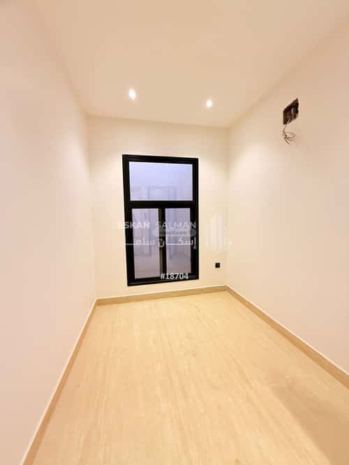 فيلا 350 متر مربع جنوبية على شارع 20م الفرسان، الدمام