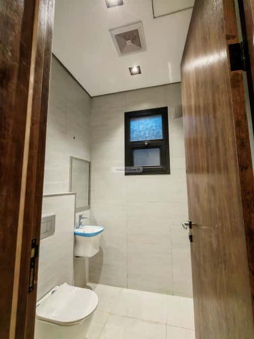 Floor 141 SQM with 4 Bedrooms Al-Muanisiyah, East Riyadh, Riyadh