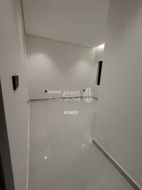 فيلا 300 متر مربع شرقية على شارع 20م السيف، الدمام