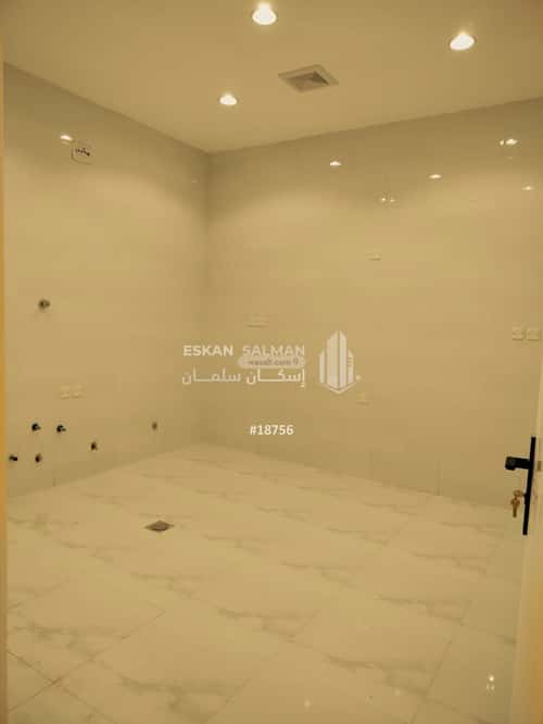 Floor 300 SQM with 5 Bedrooms Industrial City, Madinah