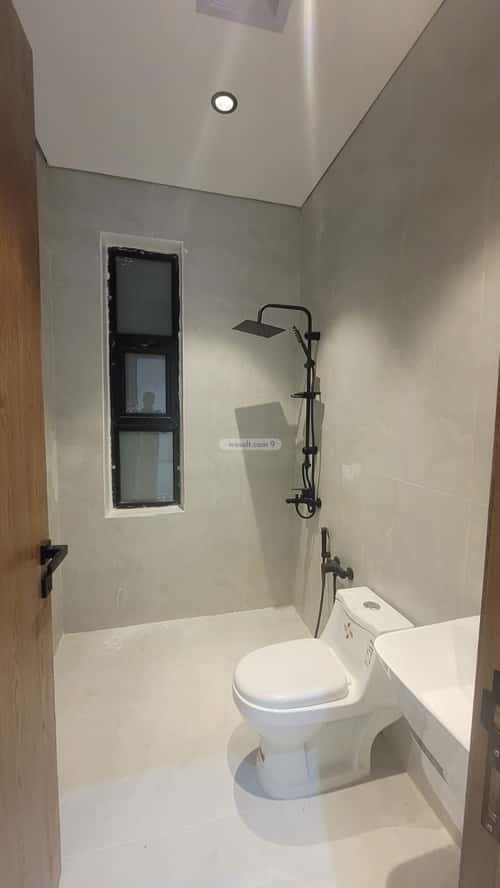 فيلا 194 متر مربع شرقية على شارع 20م الجنادرية، شرق الرياض، الرياض