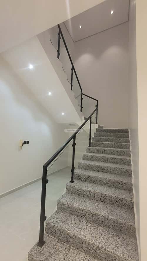 فيلا 250 متر مربع شرقية على شارع 20م الجنادرية، شرق الرياض، الرياض