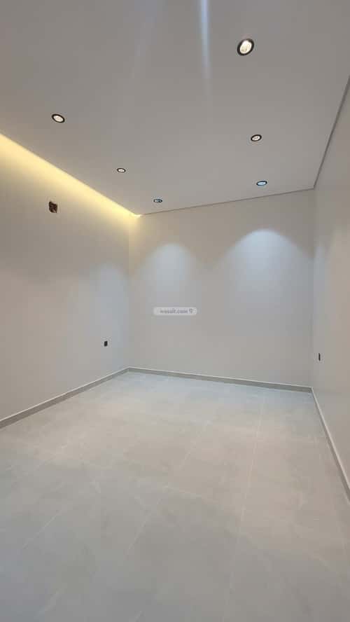 فيلا 250 متر مربع شرقية على شارع 20م الجنادرية، شرق الرياض، الرياض