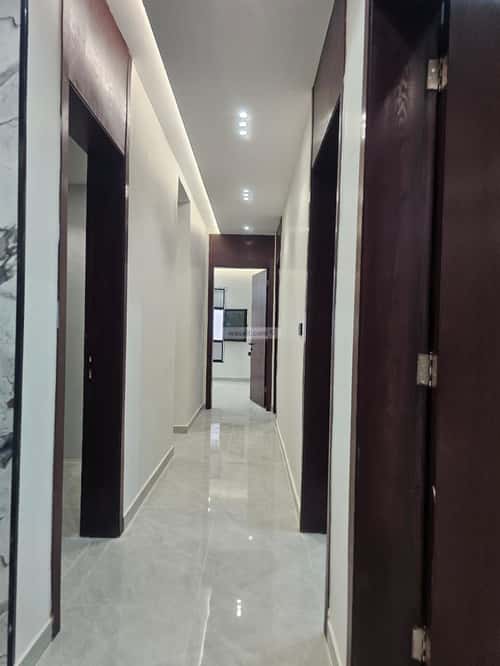 Villa 300 SQM with 2 Apartments Facing North Al Rahmanyah, East Jeddah, Jeddah