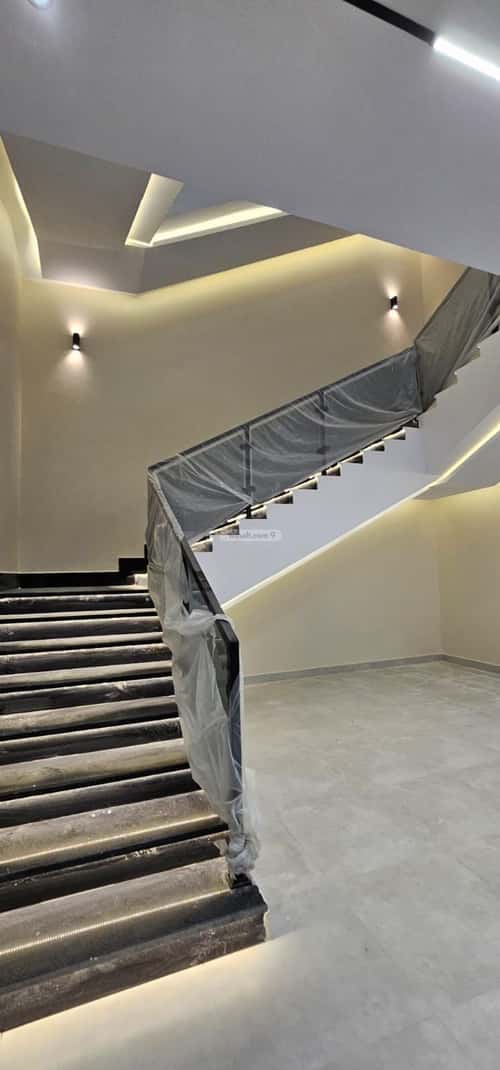 Villa 300 SQM with 3 Apartments Facing West Al Rahmanyah, East Jeddah, Jeddah