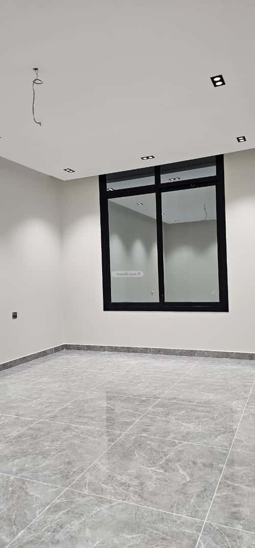 Villa 379 SQM with 3 Apartments Facing South Al Hamadhnyah, East Jeddah, Jeddah