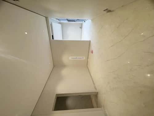 فيلا 348 متر مربع شمالية على شارع 20م المعيزيلة، شرق الرياض، الرياض