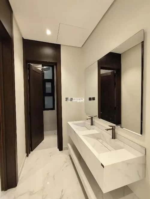 Villa 324 SQM Facing West on 20m Width Street Al-Muanisiyah, East Riyadh, Riyadh