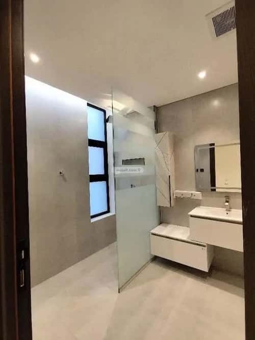 Villa 324 SQM Facing West on 20m Width Street Al-Muanisiyah, East Riyadh, Riyadh