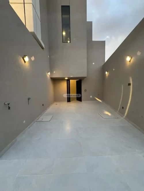 4 bedroom floor in Al Janadriyah