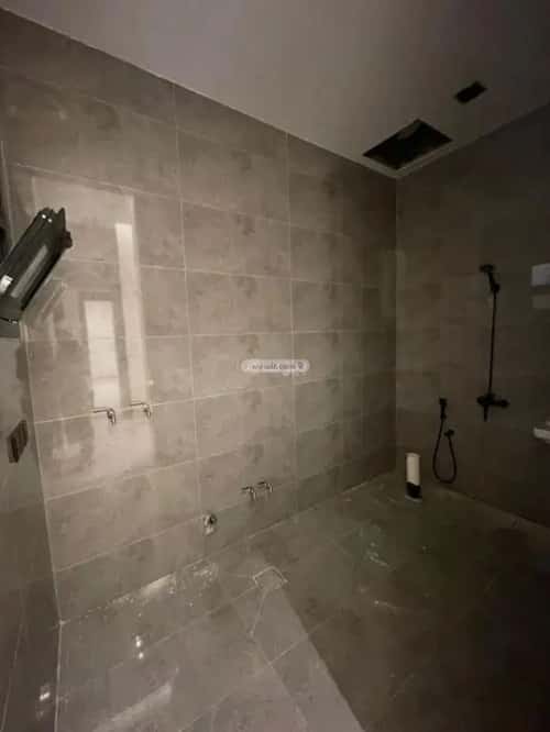 4 bedroom floor in Al Munsiyah