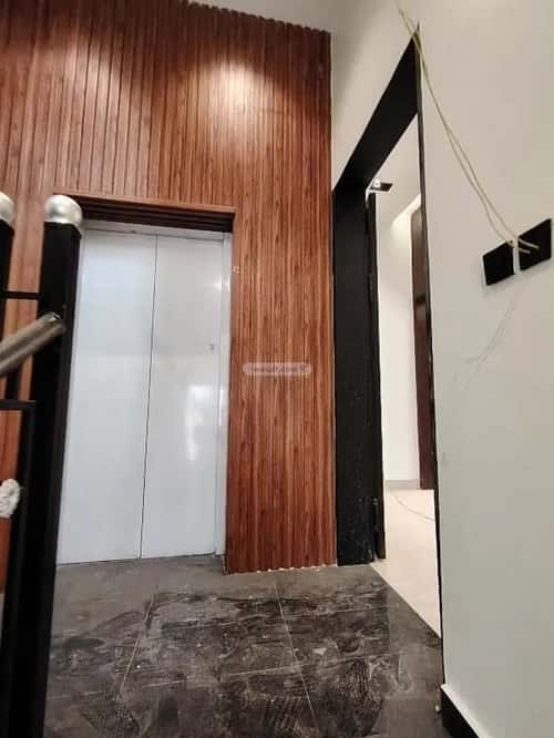 Floor 190 SQM with 4 Bedrooms Al-Muanisiyah, East Riyadh, Riyadh