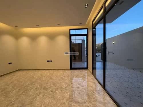 فيلا 250 متر مربع شرقية على شارع 20م الملك فيصل، شرق الرياض، الرياض