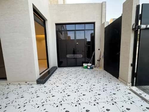 فيلا 250 متر مربع شرقية على شارع 20م الملك فيصل، شرق الرياض، الرياض