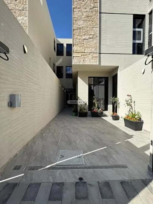 Floor 197 SQM with 5 Bedrooms Qurtubah, East Riyadh, Riyadh