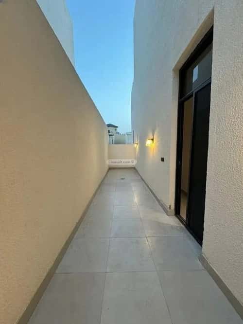 Floor 198 SQM with 5 Bedrooms Qurtubah, East Riyadh, Riyadh