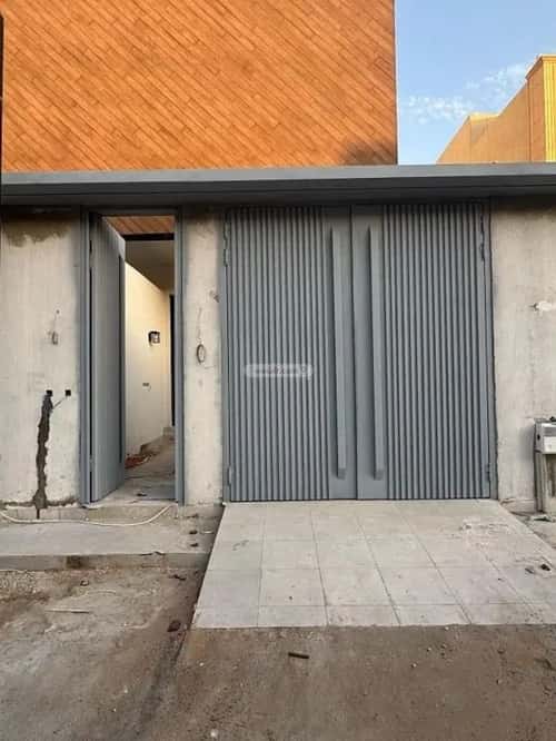 Floor 204 SQM with 5 Bedrooms Qurtubah, East Riyadh, Riyadh