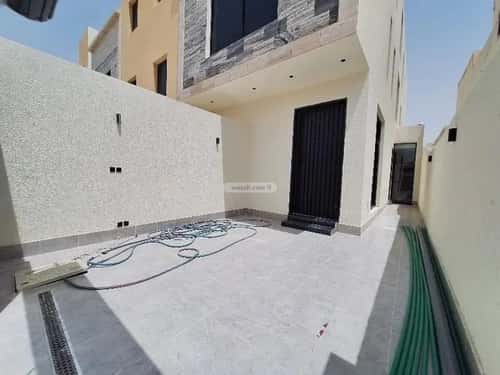 Floor 255 SQM with 5 Bedrooms Al-Qadisiyah, East Riyadh, Riyadh
