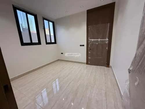 فيلا 303 متر مربع شمالية على شارع 15م الرمال، شرق الرياض، الرياض