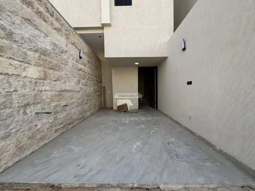 Floor 199 SQM with 5 Bedrooms Al-Muanisiyah, East Riyadh, Riyadh