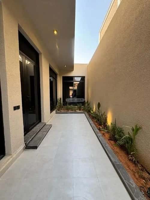 Floor 264 SQM with 5 Bedrooms Al-Muanisiyah, East Riyadh, Riyadh