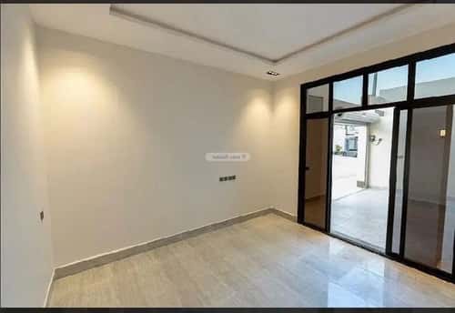 فيلا 200 متر مربع جنوبية على شارع 15م العارض، شمال الرياض، الرياض