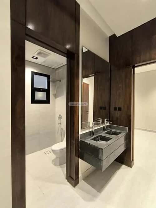 Floor 131 SQM with 5 Bedrooms Al-Muanisiyah, East Riyadh, Riyadh