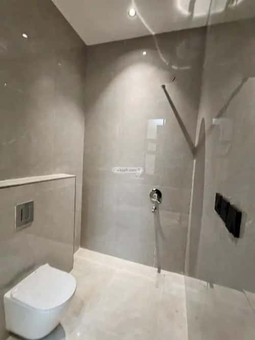 Floor 242 SQM with 5 Bedrooms Al-Muanisiyah, East Riyadh, Riyadh