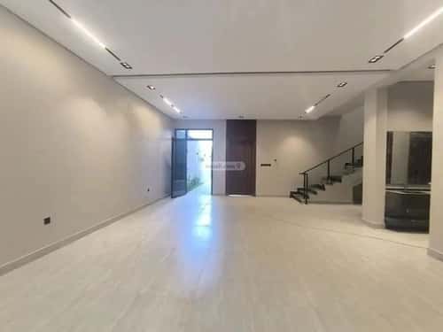 فيلا 312 متر مربع شرقية على شارع 18م الرمال، شرق الرياض، الرياض