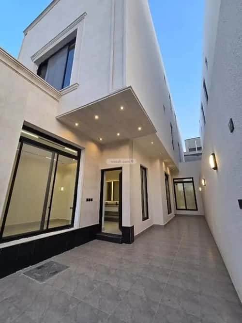 Floor 133 SQM with 4 Bedrooms Al-Maizaliyah, East Riyadh, Riyadh
