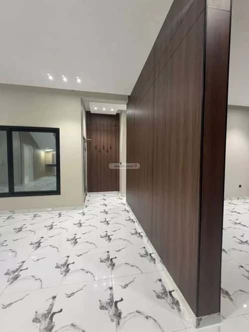 فيلا 250 متر مربع غربية على شارع 18م ضاحية الملك فهد، الدمام