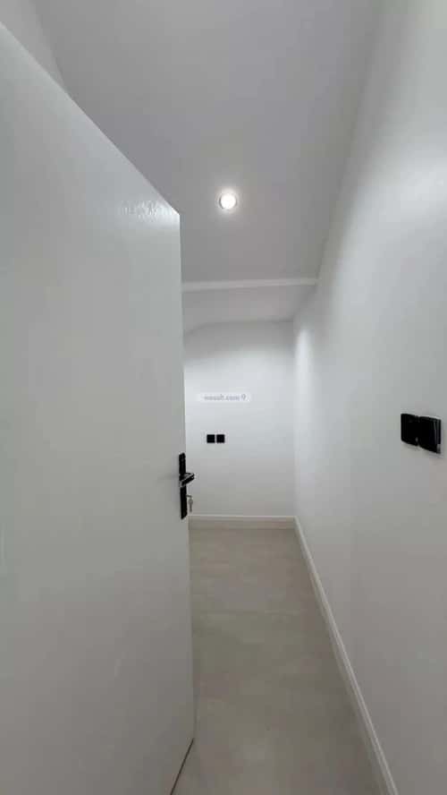 فيلا 341 متر مربع شرقية على شارع 10م ظهرة لبن، غرب الرياض، الرياض